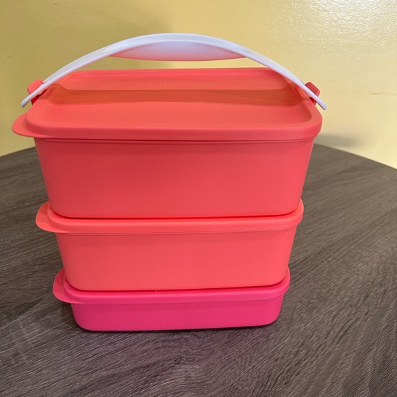 Tupperware - Picture 1 of 3